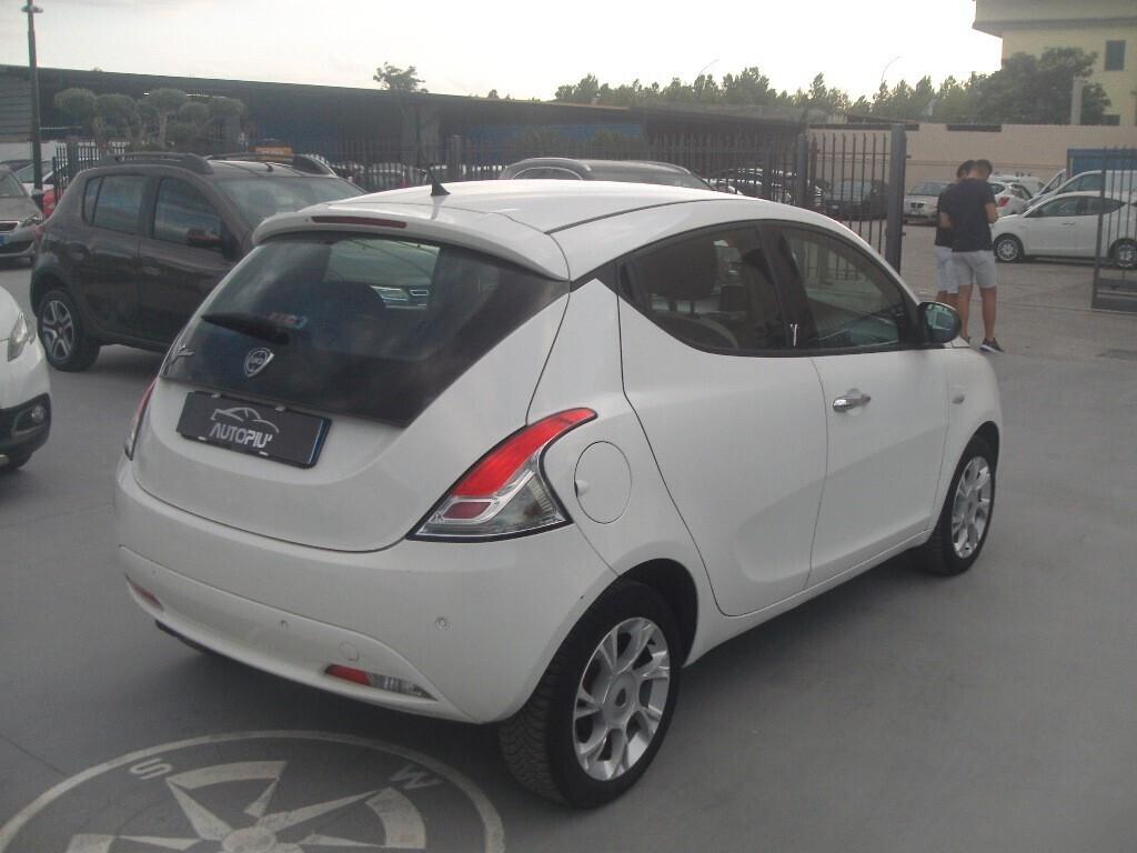 Lancia Ypsilon 1.2 69 CV 5 porte Gold - 2016