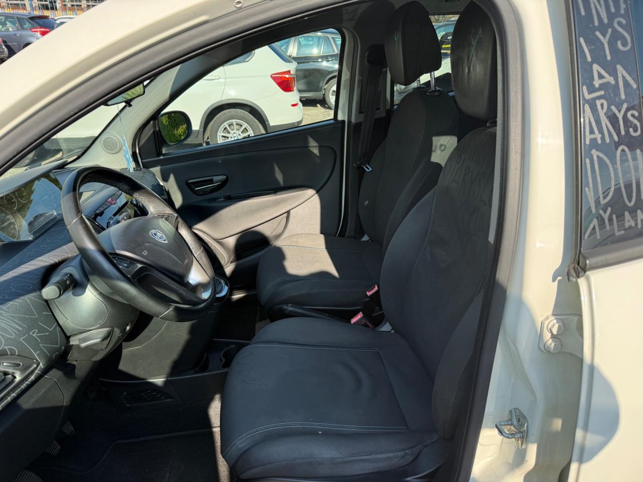 Lancia Ypsilon 0.9 TwinAir 85 CV 5 porte Metano Ecochic Gold