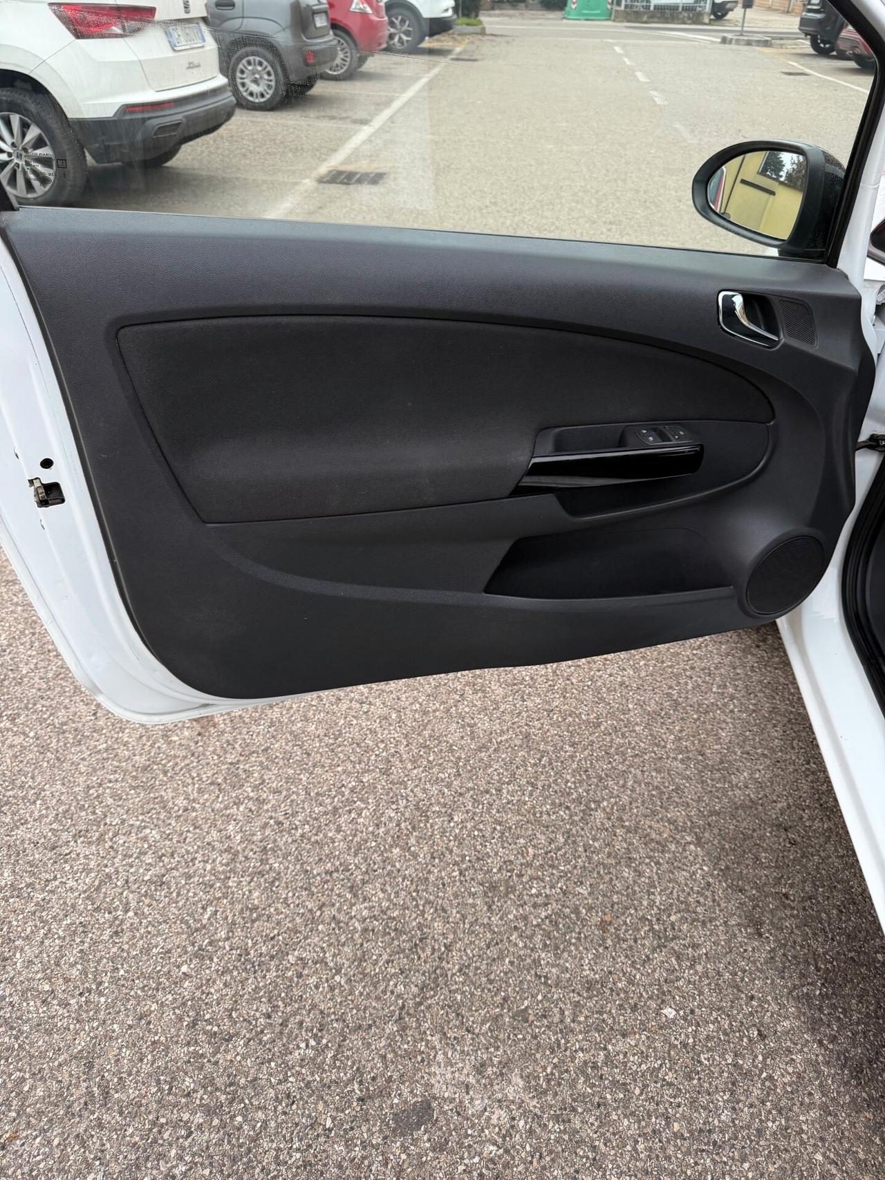 Opel Corsa 1.3 cdti - NEOPATENTATI - 12 MESI DI GARANZIA -