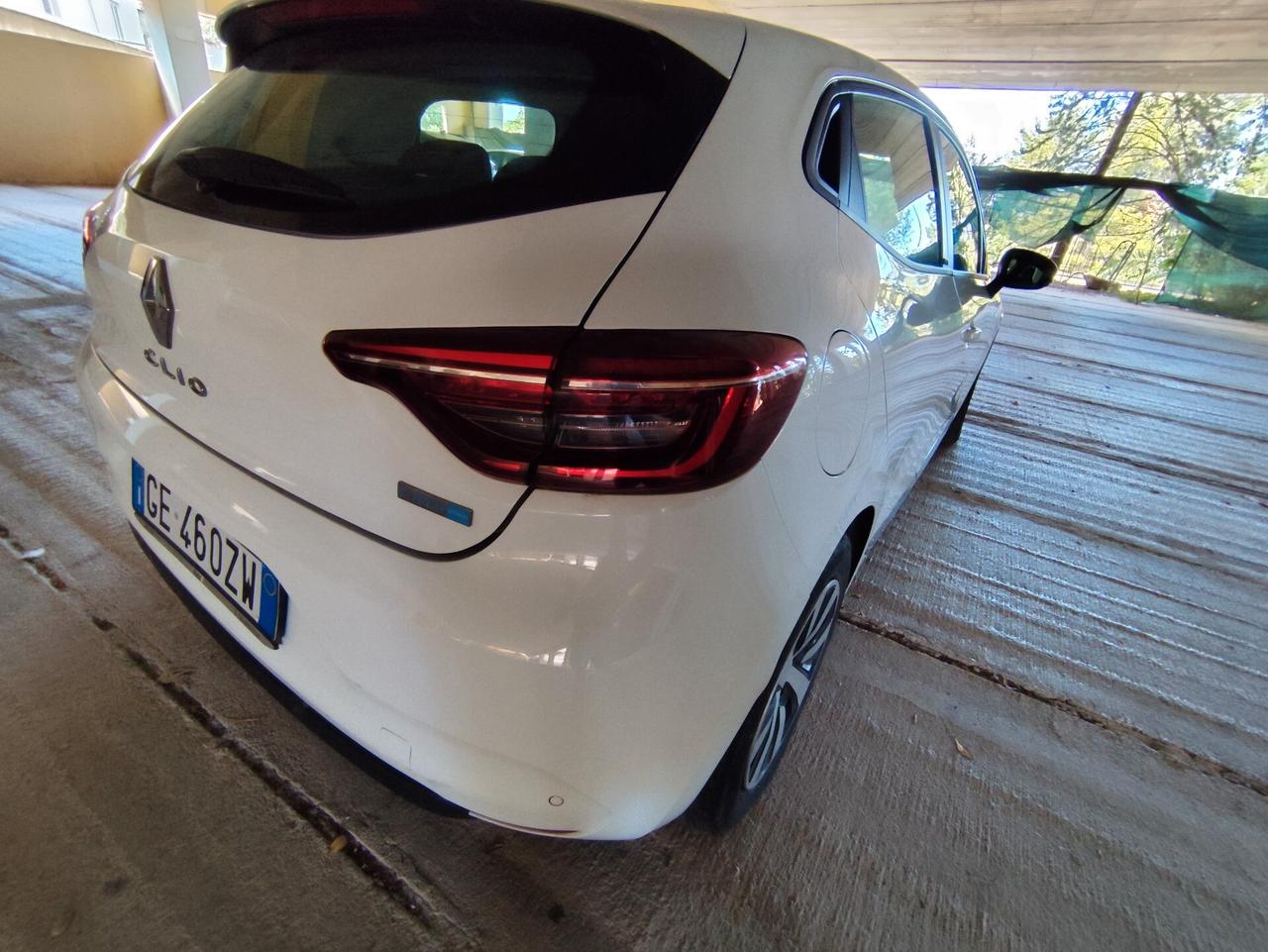 Renault Clio Full Hybrid E-Tech 140 CV 5 porte Initiale Paris