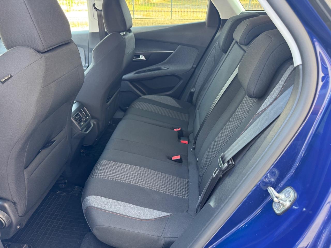 Peugeot 3008 BlueHDi 130 S&S EAT8 Business