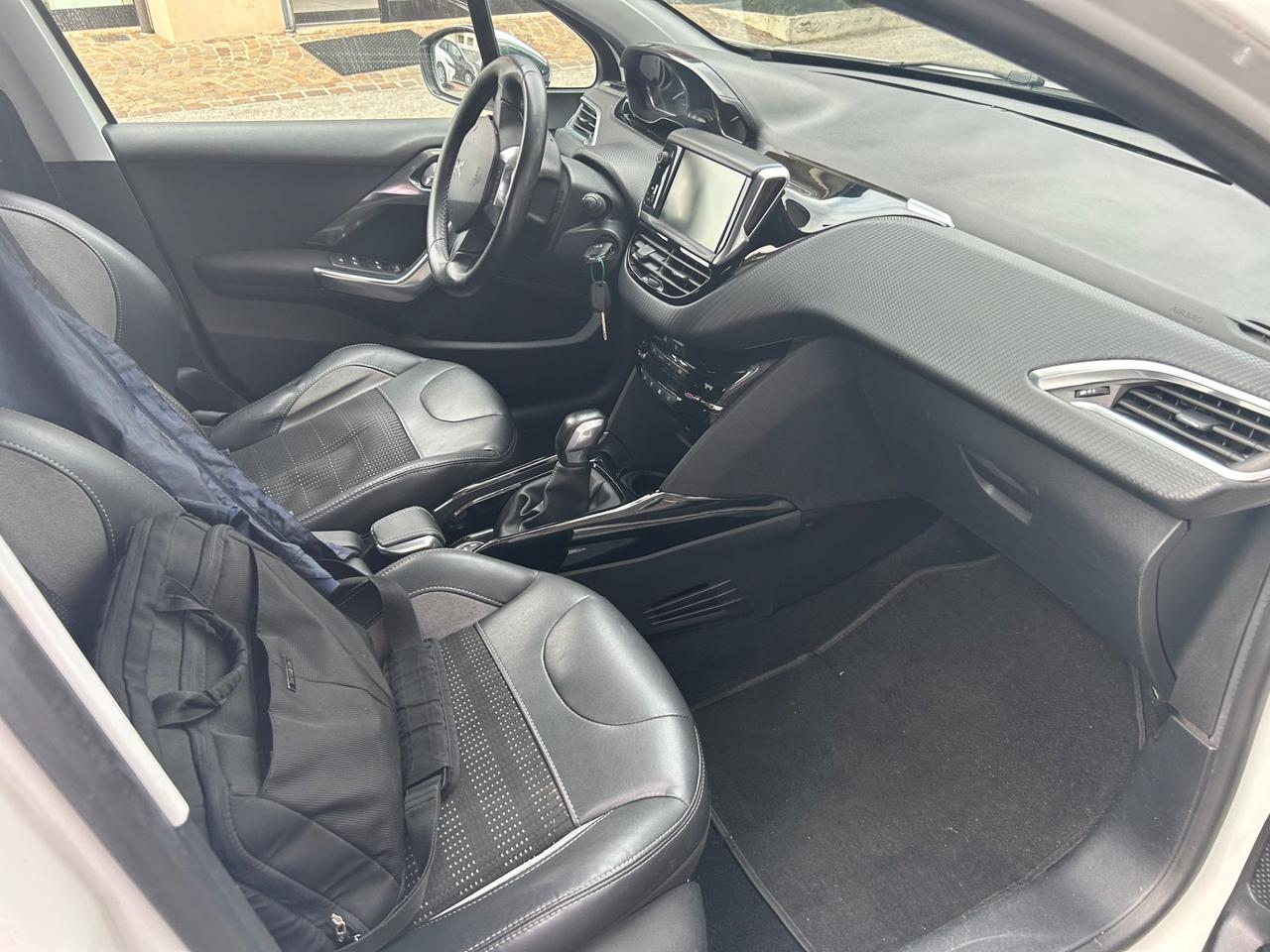 Peugeot 2008 BlueHDi 100 Black Matt