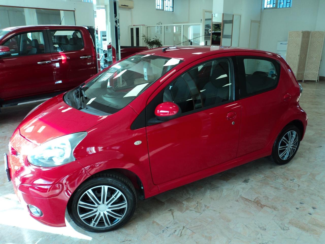 Toyota Aygo 1.0 12V VVT-i 5 porte Sol