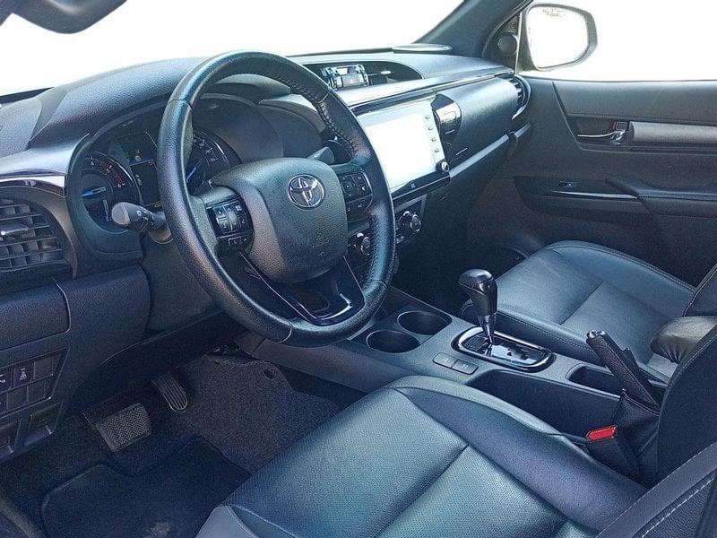 Toyota HiLux Double Cab 2.8 D Invincible 4WD A/T