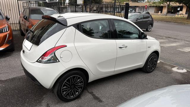 LANCIA Ypsilon 1.0 FIREFLY S&S HYBRID GOLD*R.CAM*CARPLAY*LED*TEL