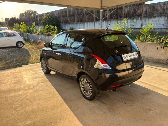 LANCIA Ypsilon 1.2 69 CV 5 porte Silver OK NEOPATENTATI