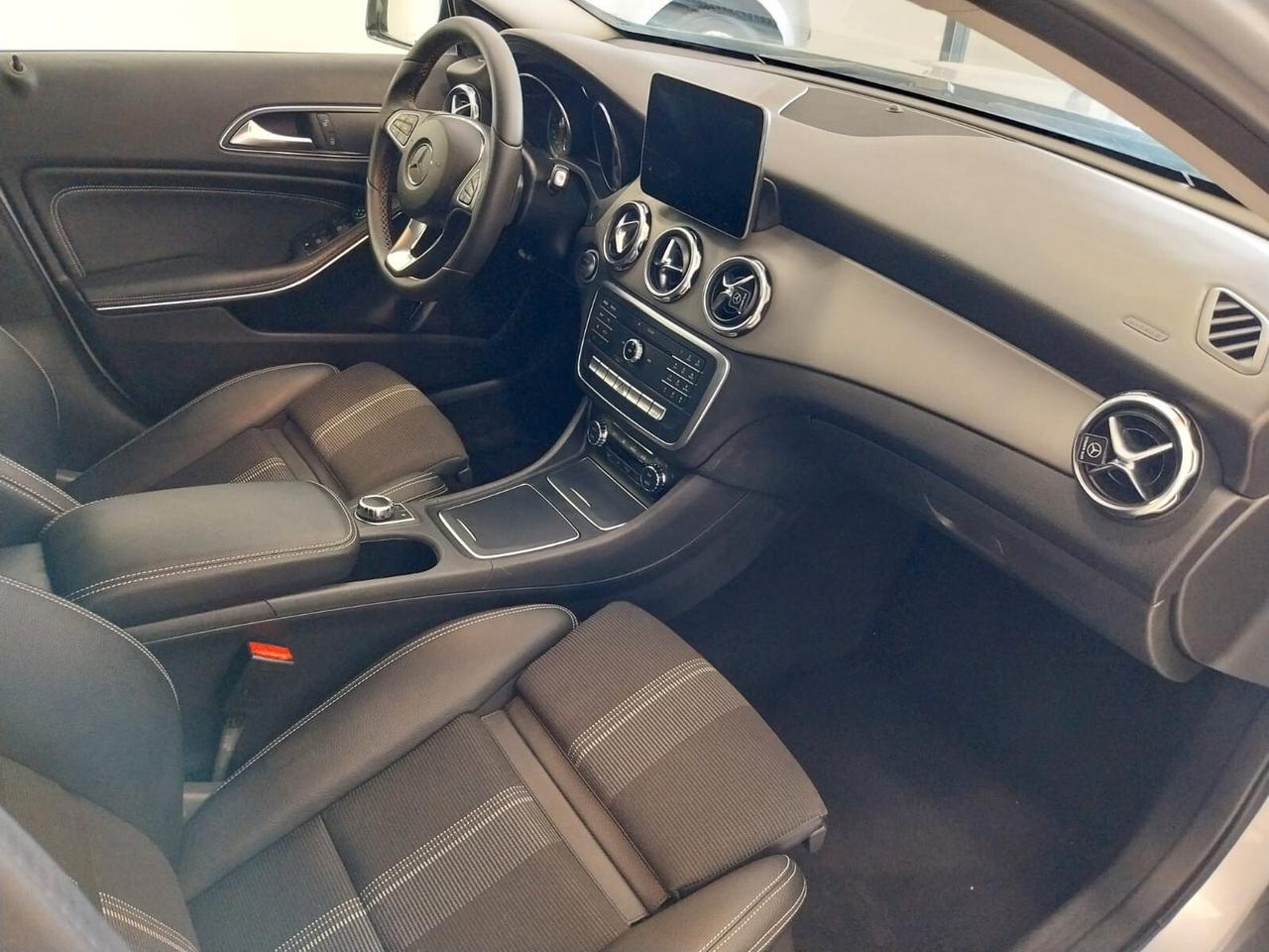 Mercedes GLA 200d 4Matic Premium 2017