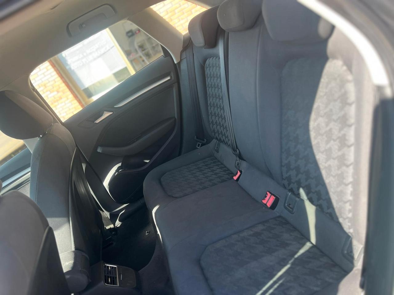 Audi A3 SPB 1.6 TDI clean diesel quattro Attraction