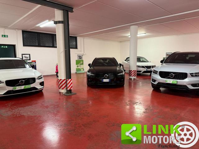 VOLVO XC40 D3 R-design MANUALE IVA FULL PELLE GARANZIA 24