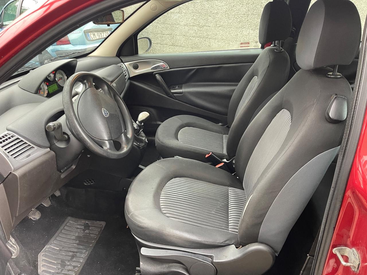 Lancia Ypsilon 1.2 benzina euro4 neopatentati