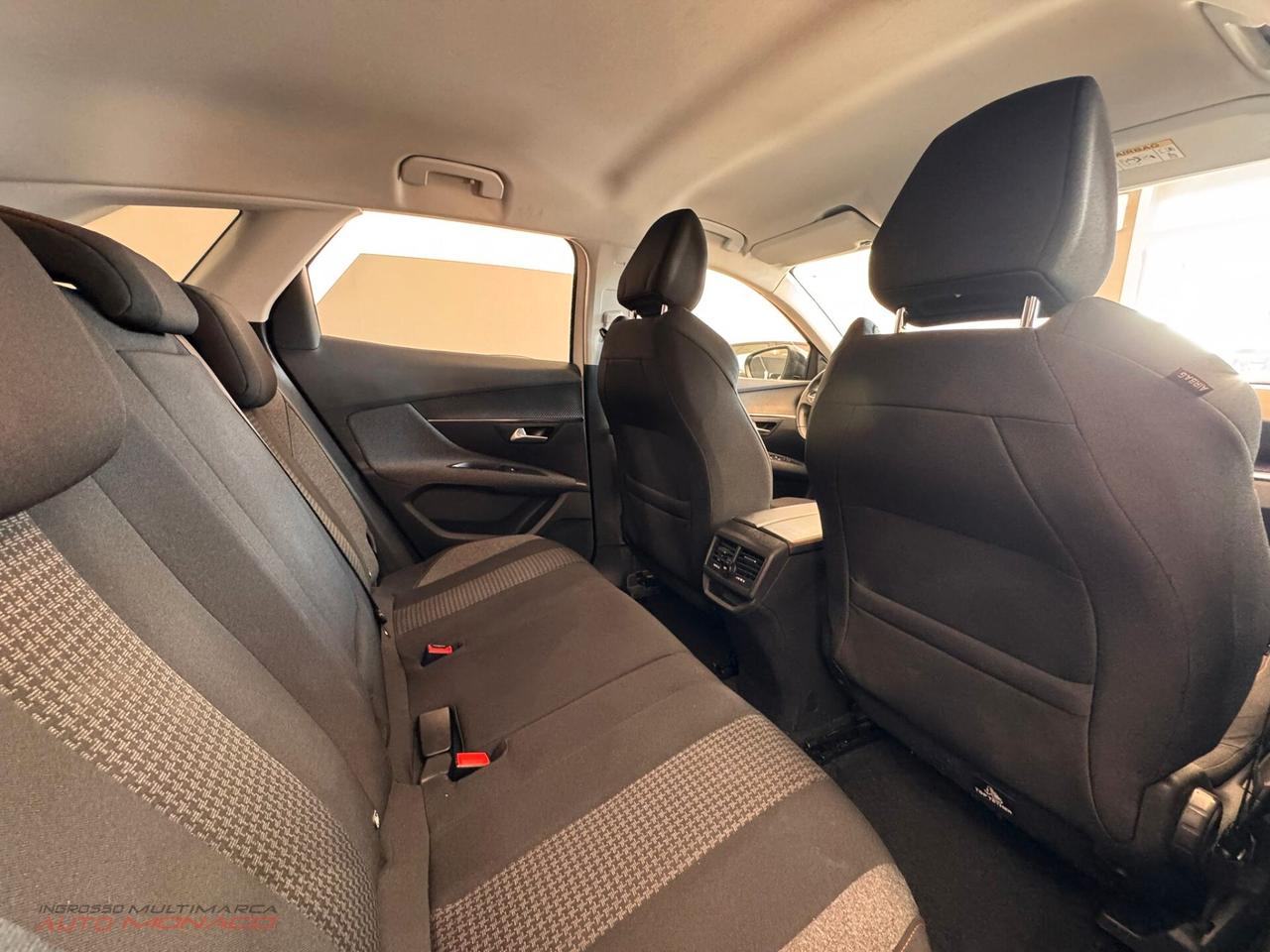 Peugeot 3008 BlueHDi S&S EAT8 Business 2020 130cv