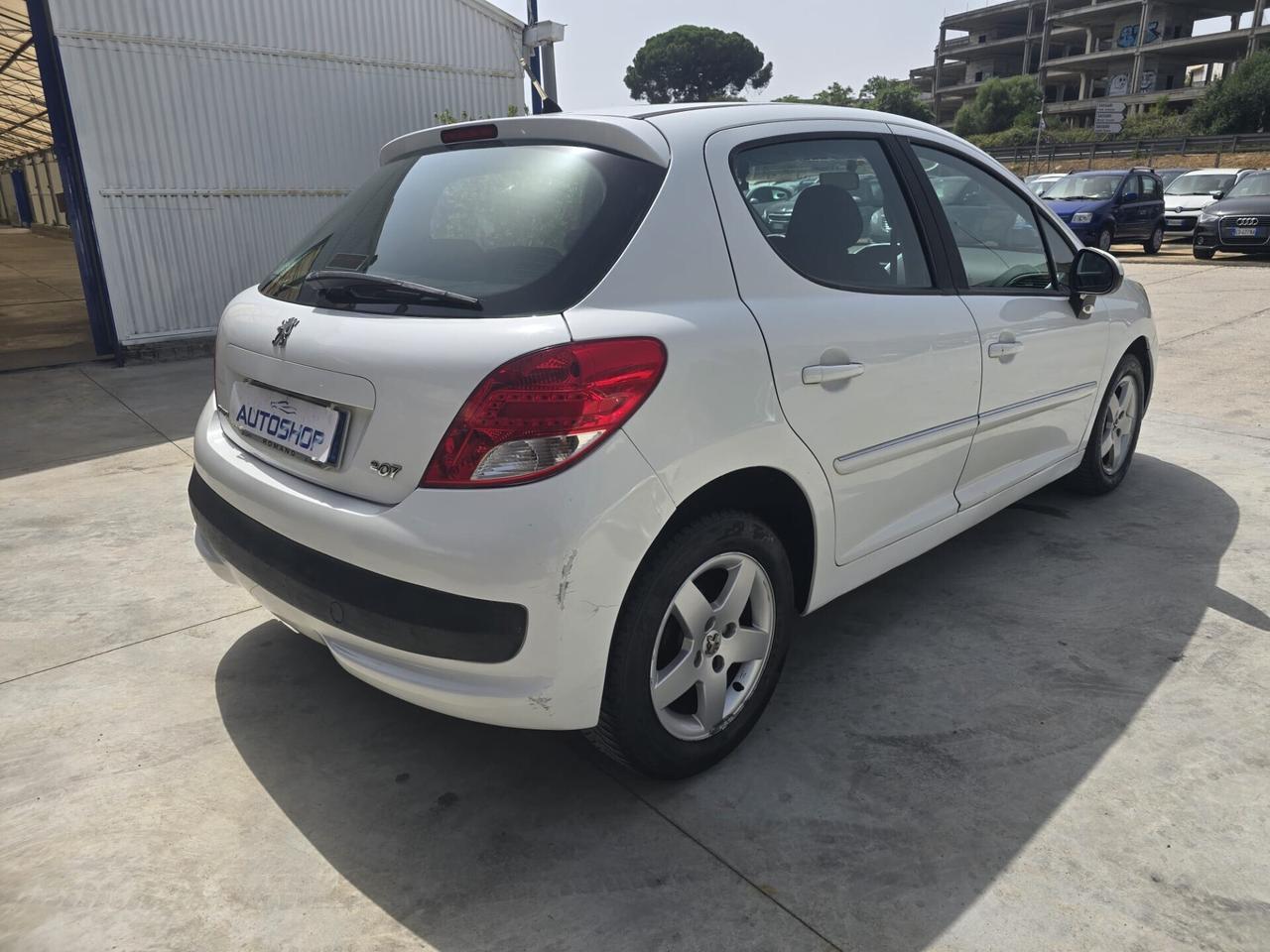 Peugeot 207 1.4 HDi 70CV 5p. Active