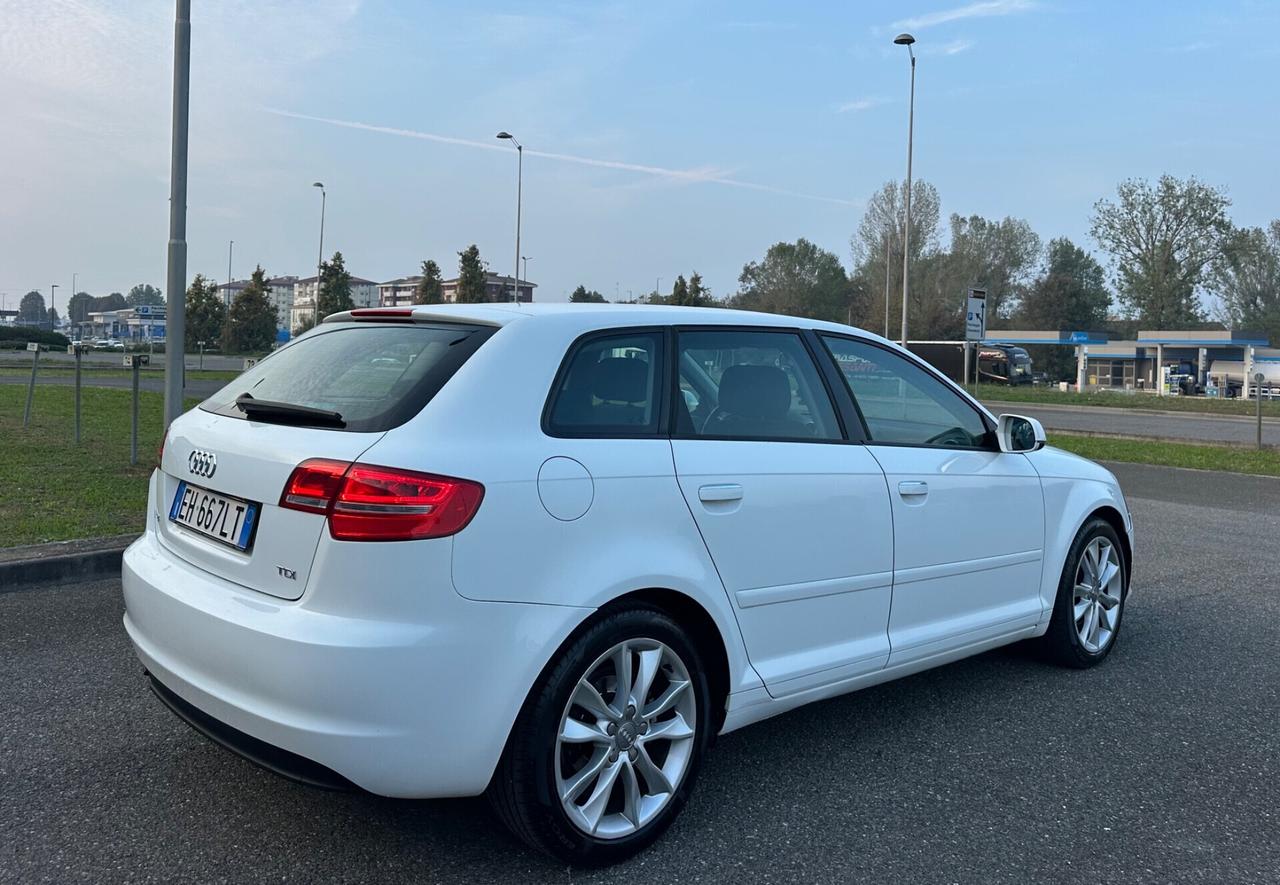 Audi A3 SPB 1.6TDi S tronic Attraction