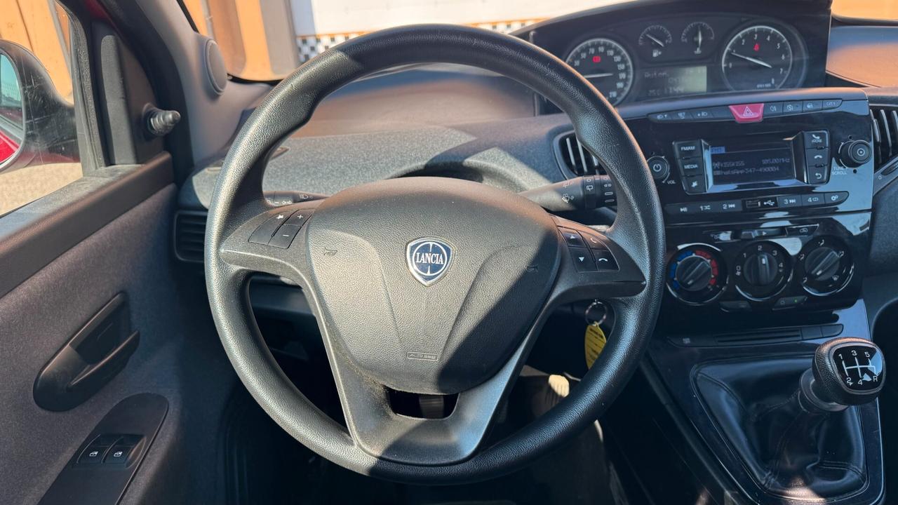 Lancia Ypsilon 1.2 69CV NEOPATENTATI - 2019