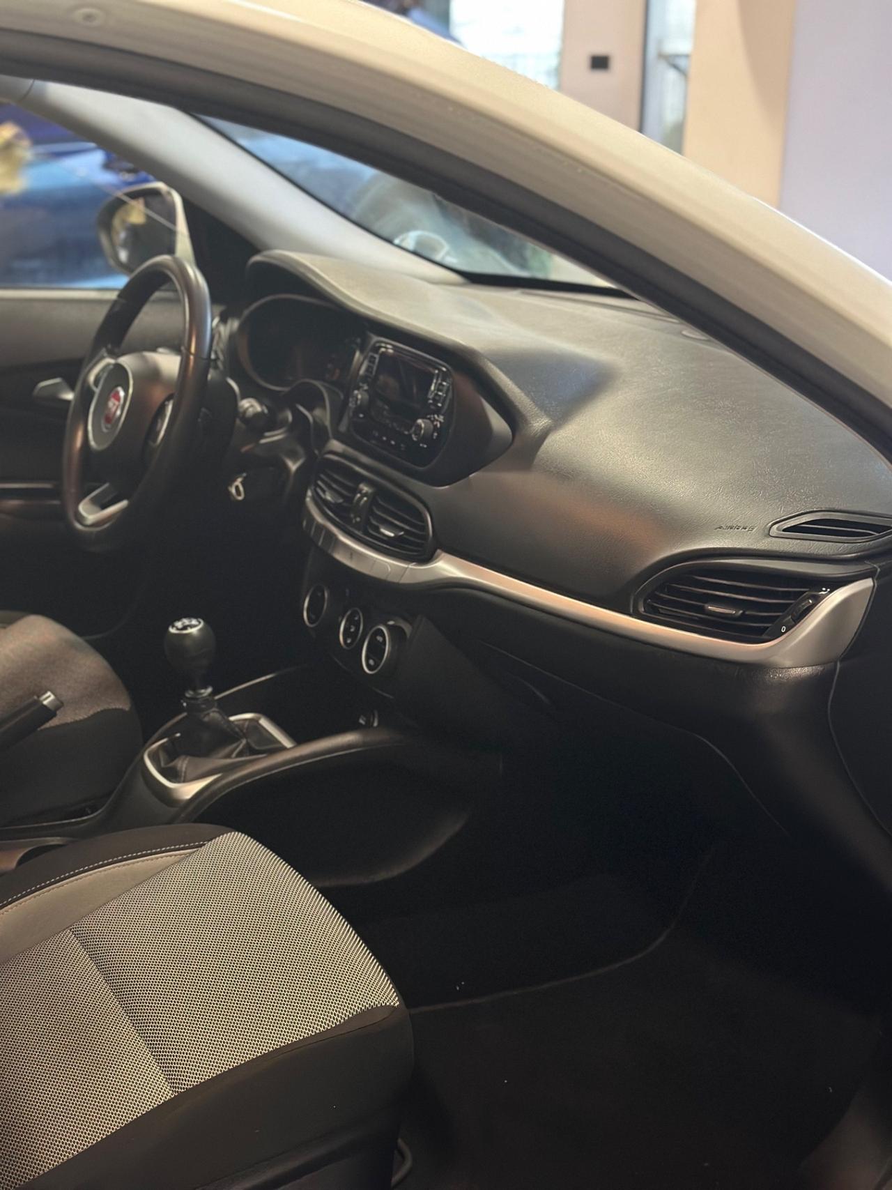 Fiat Tipo 1.6 Mjt S&S 5 porte Easy