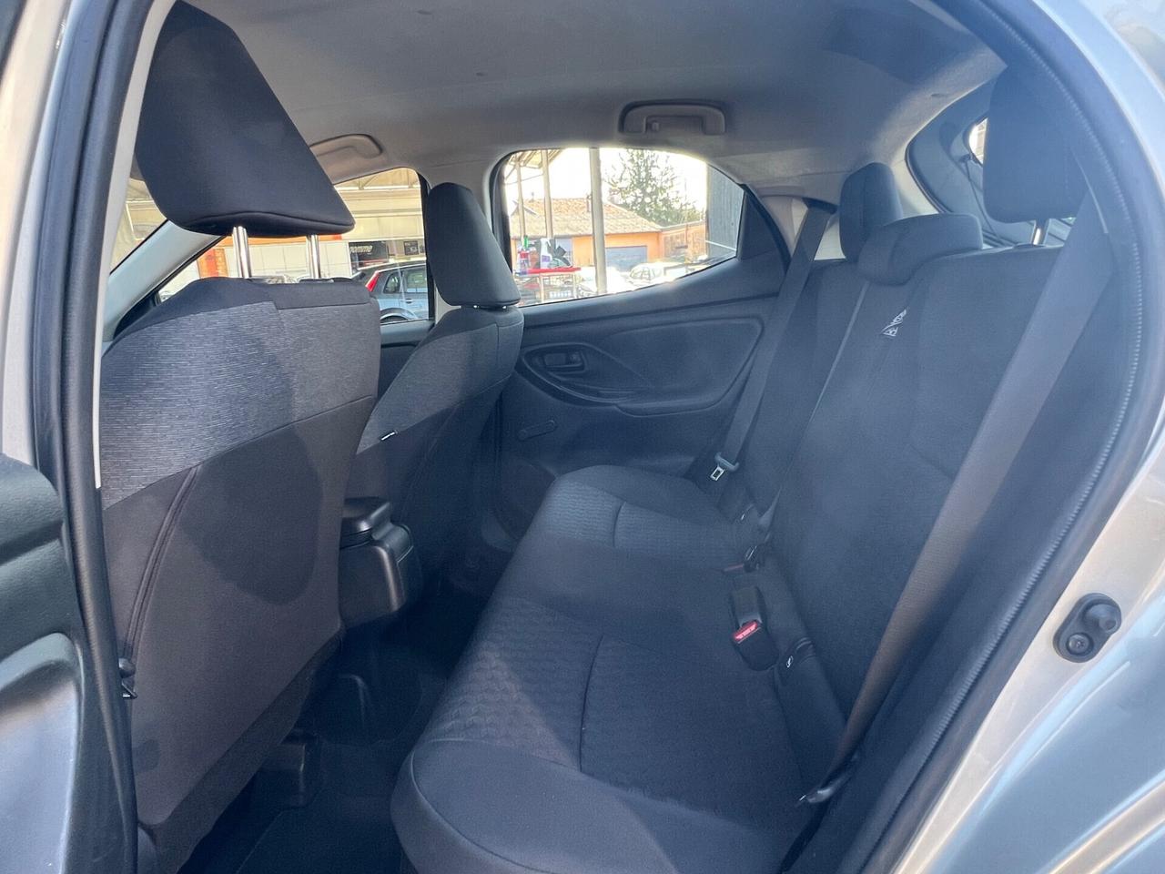 Toyota Yaris 1.5 Hybrid 5 porte Business FINANZIABILE