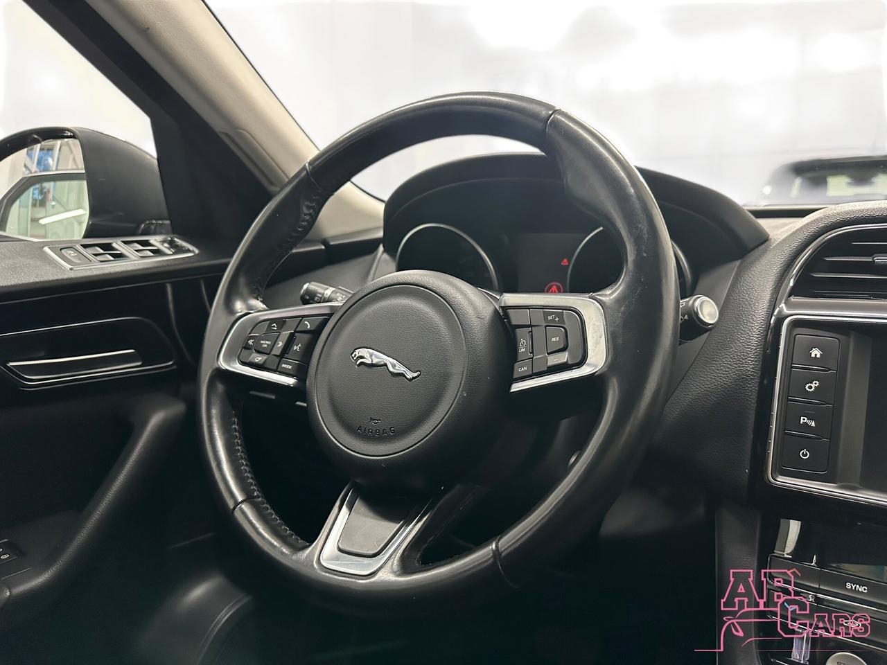 Jaguar F-Pace 2.0 D 180 CV AWD Portfolio