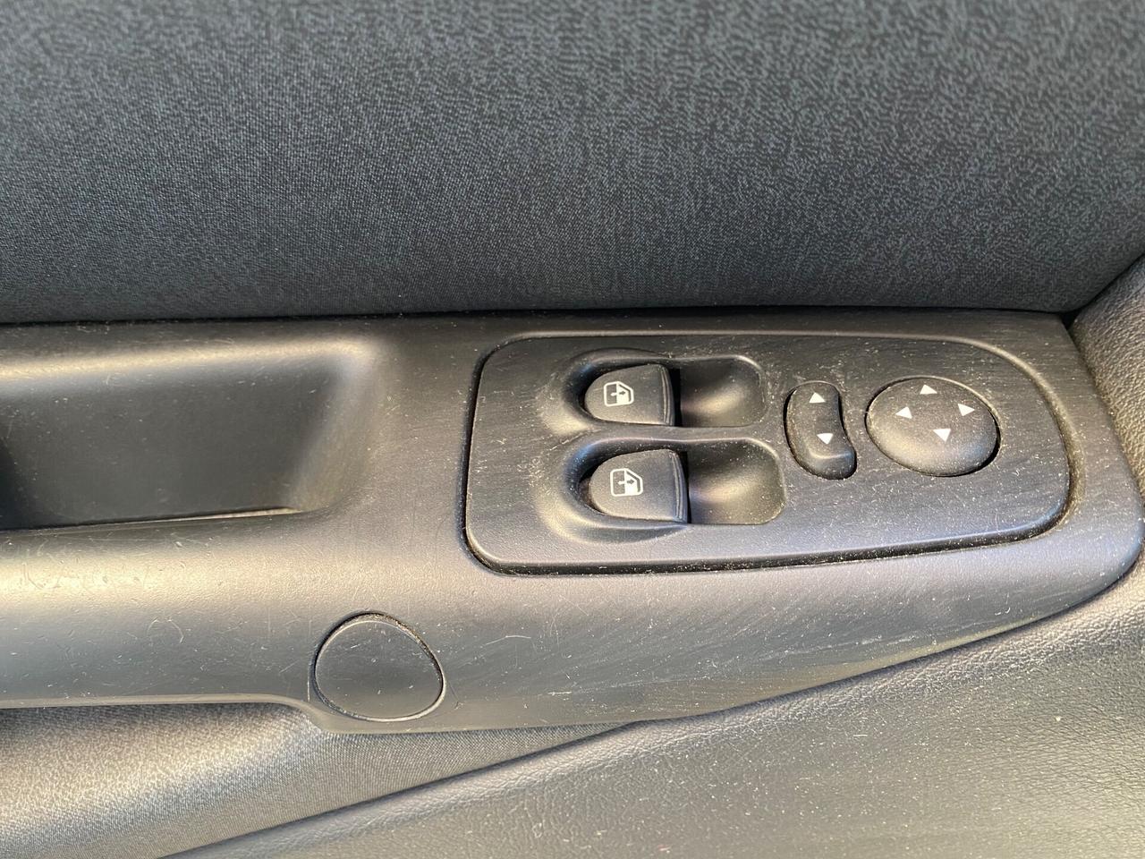 Lancia Ypsilon 1.3 MJT 16V 95 CV 5 porte S&S Silver