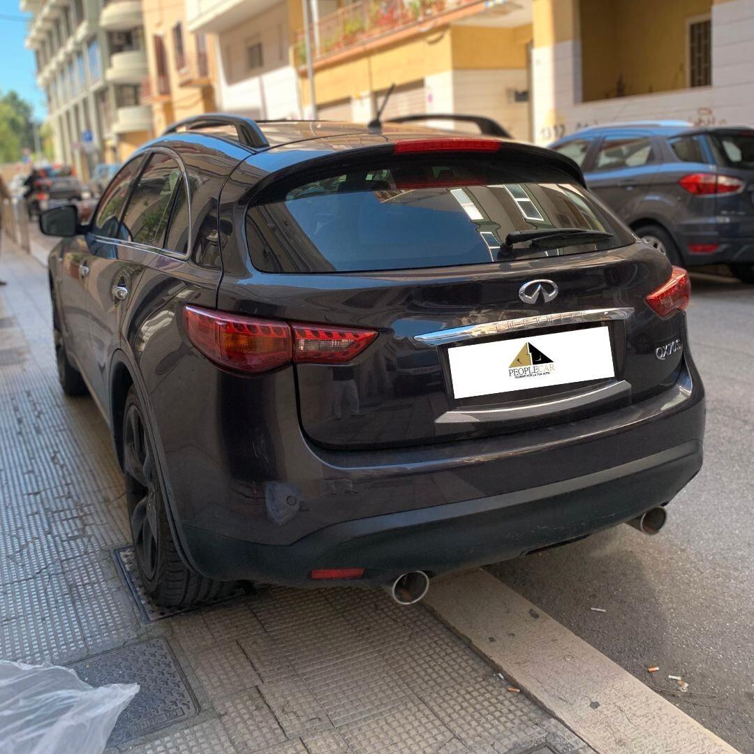Infiniti QX70 3.0 diesel V6 AT GT Premium