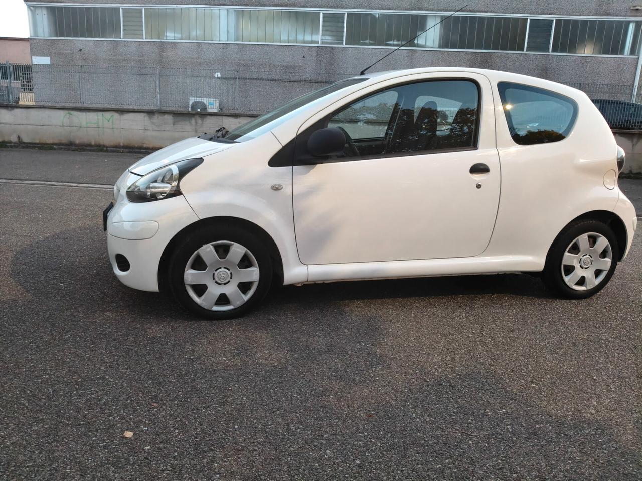Toyota Aygo 1.0 SOLO 76.000 KM NAV