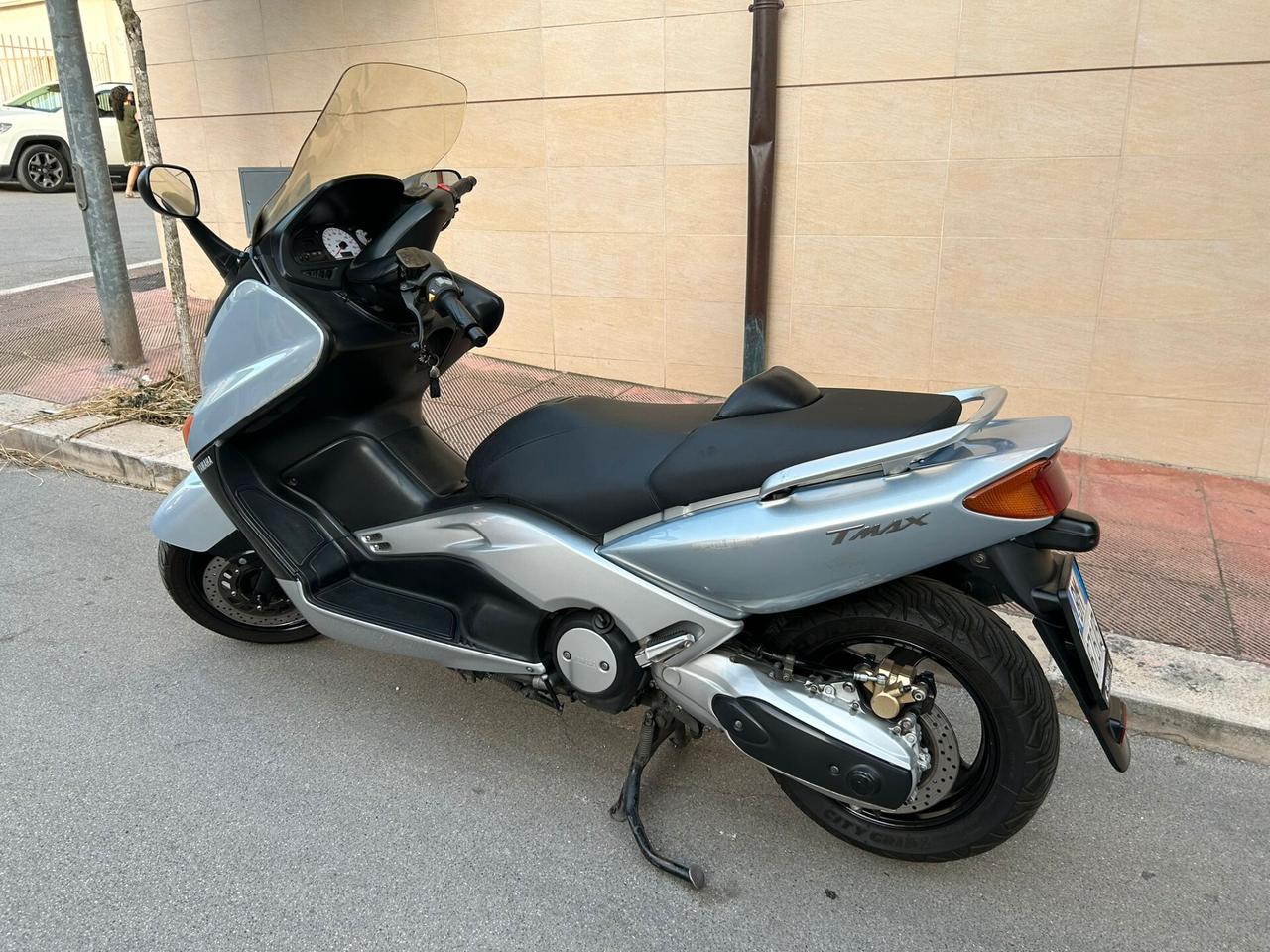 T-max 500 2003