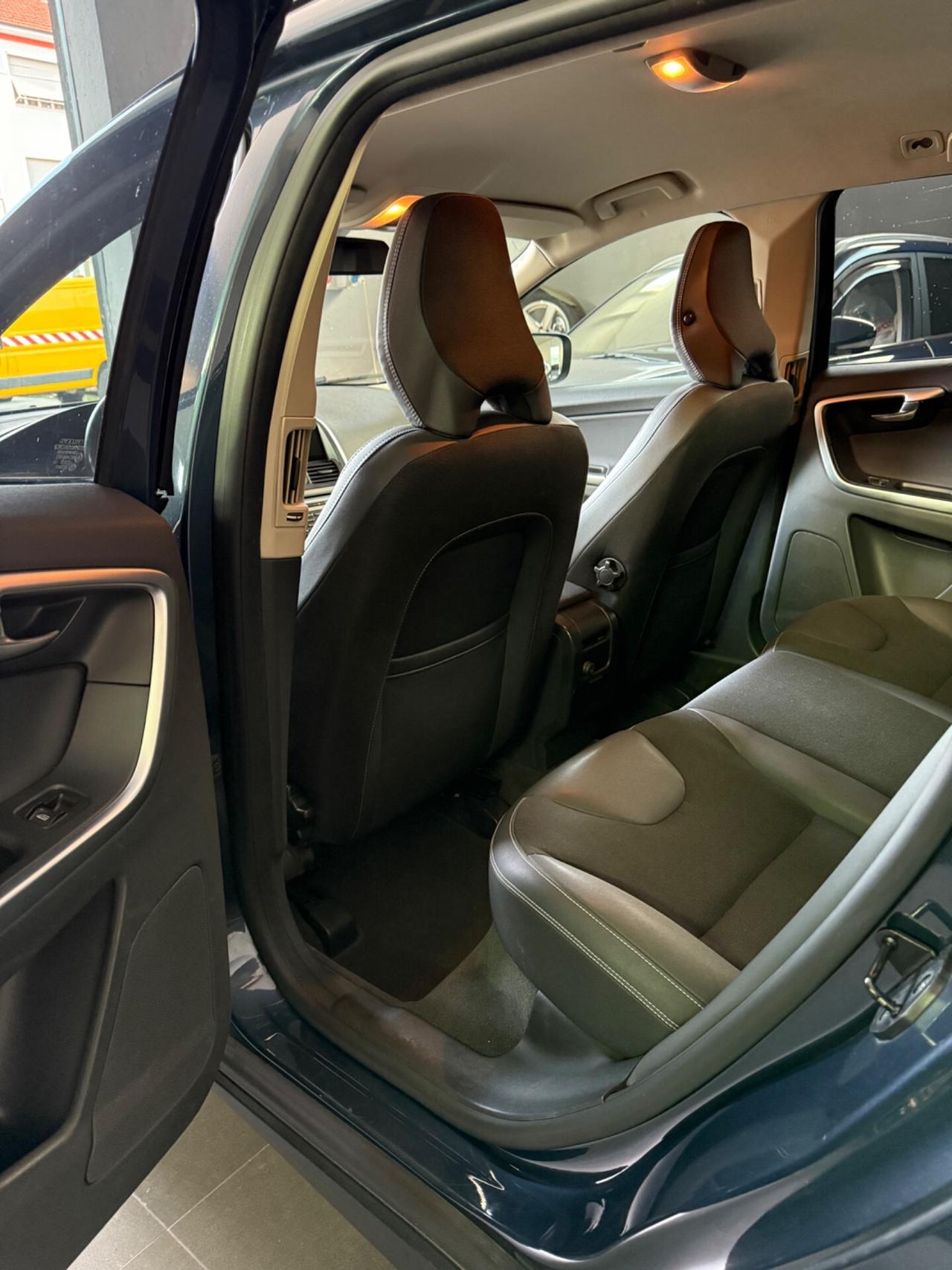 Volvo XC 60 2.4 D5 Summum