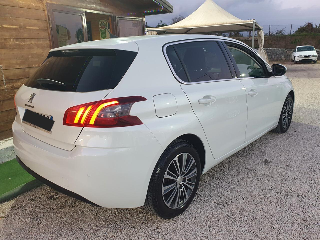 Peugeot 308 BlueHDi 130 S&S Allure