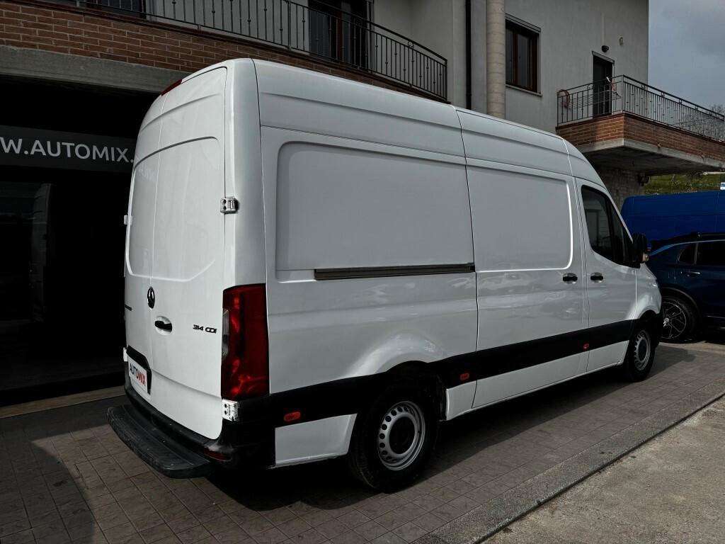 Mercedes-Benz Sprinter Cargo Van L2 H2