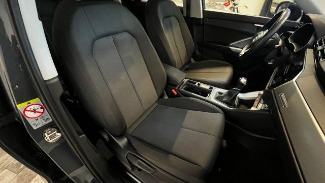 AUDI Q3 35 TDI quattro Business