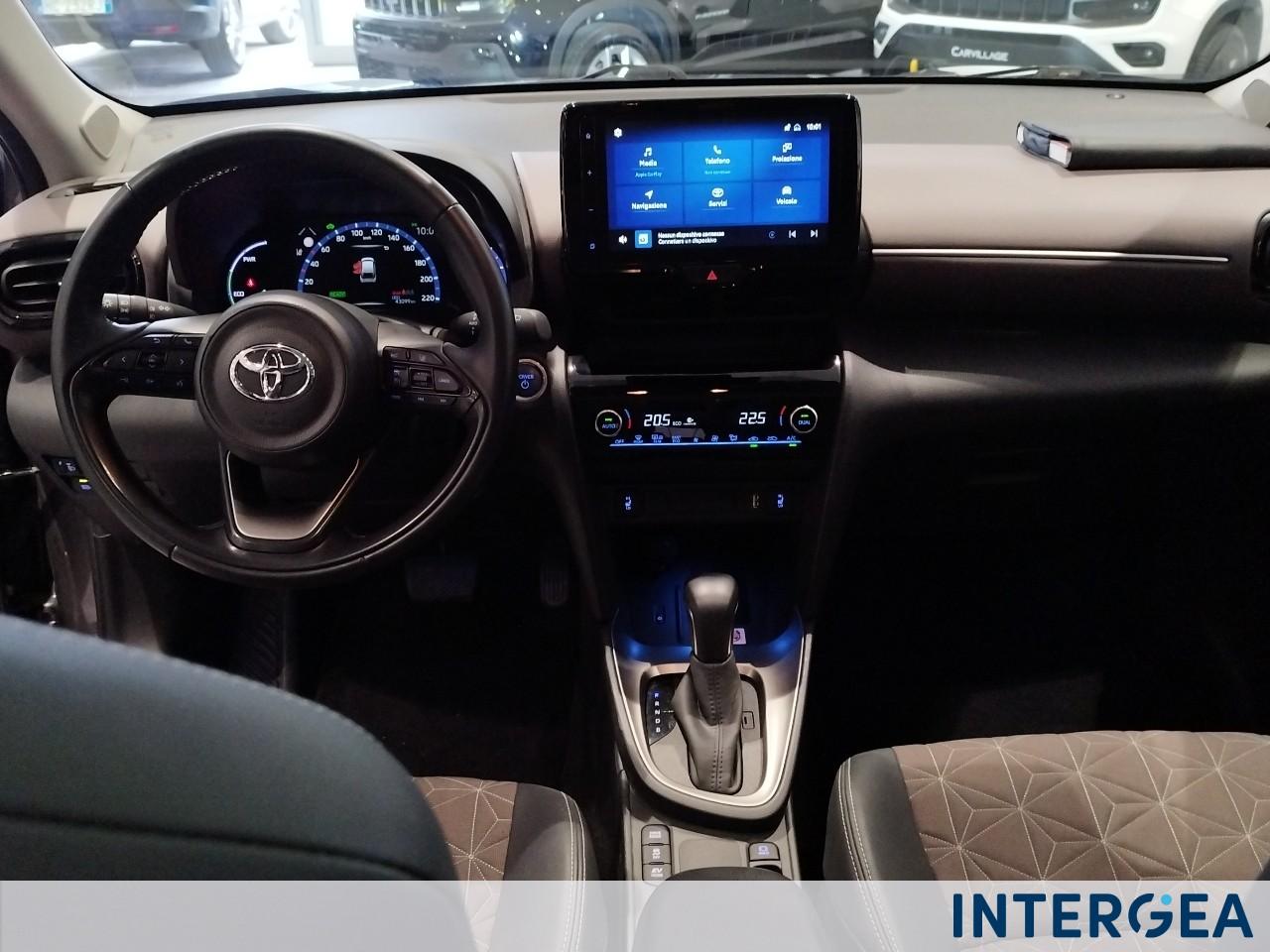 TOYOTA Yaris Cross 1.5h Lounge fwd 116cv e-cvt