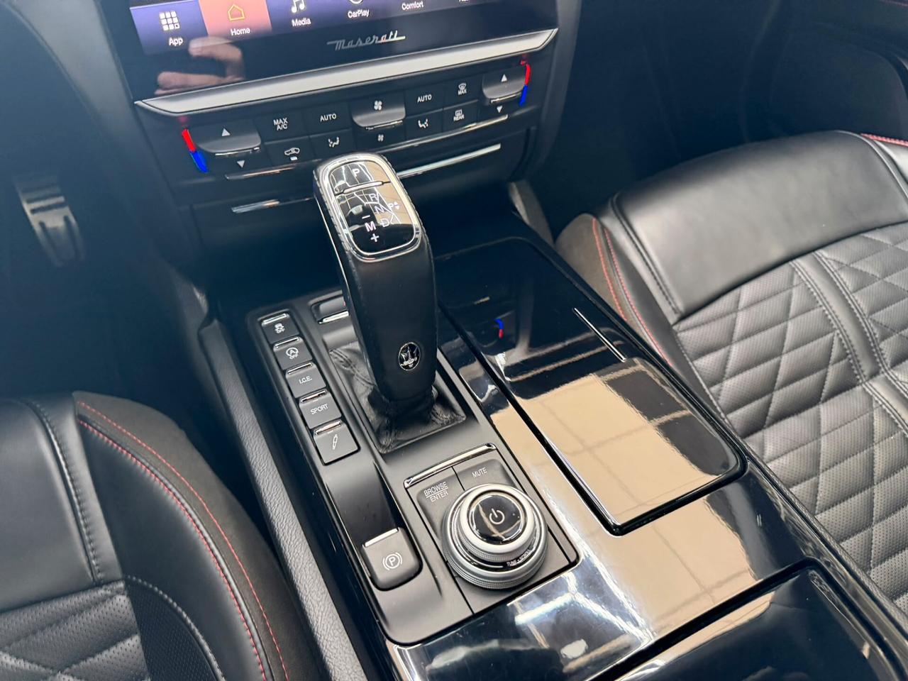 Maserati Quattroporte V6 430 CV AWD Modena Q4