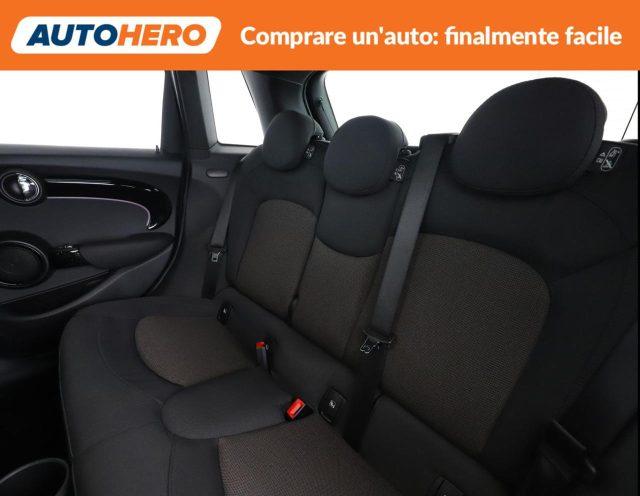 MINI Cooper 1.5 Cooper Essential 5 porte