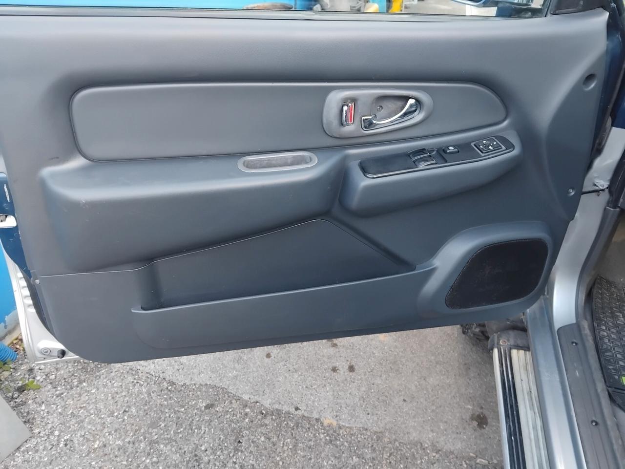 Mitsubishi L200 2.5 TDI 4WD 115cv 4 posti
