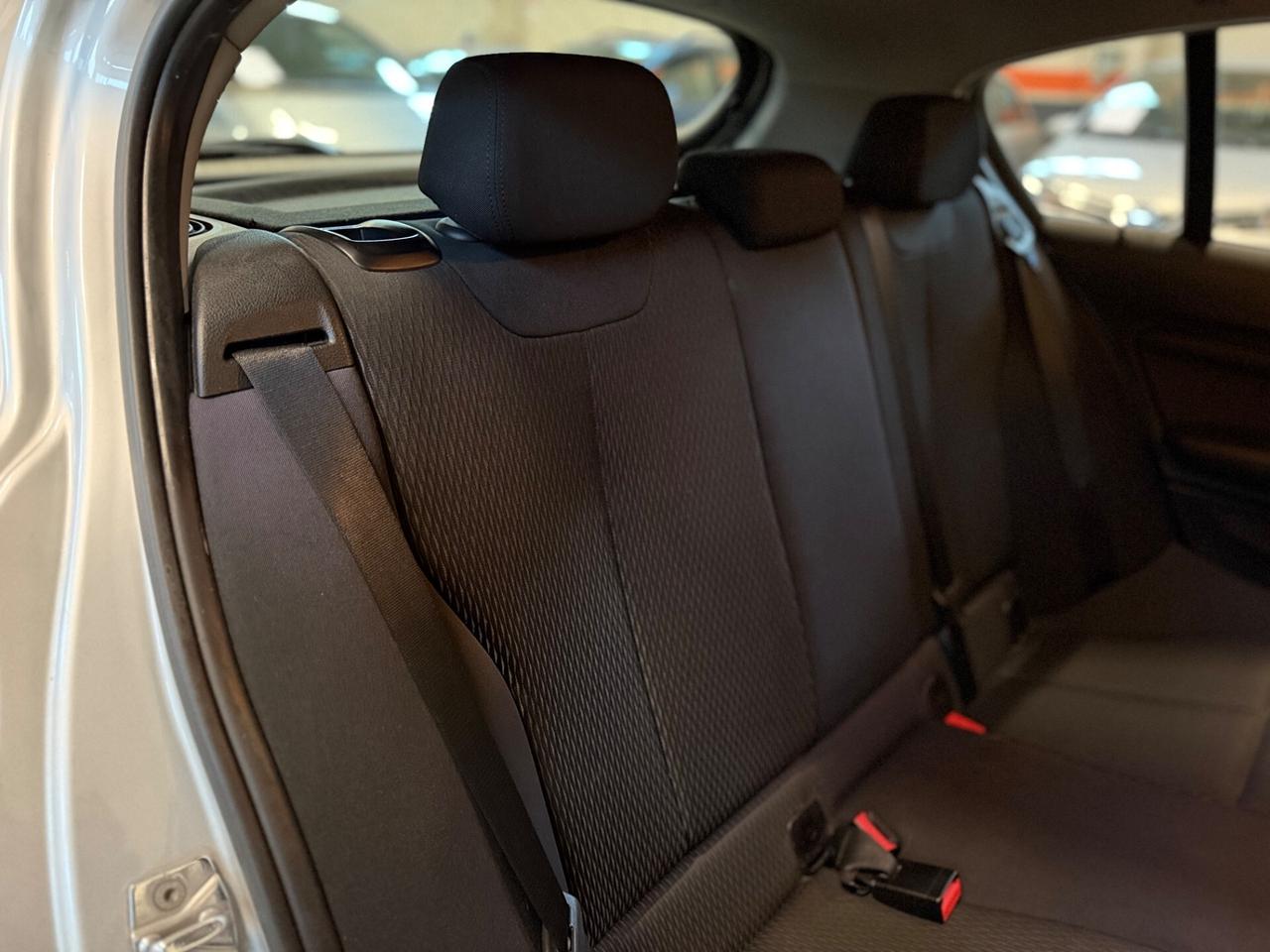 Bmw 116 116d 5p. Efficient Dynamics Urban NEOPATENTATI