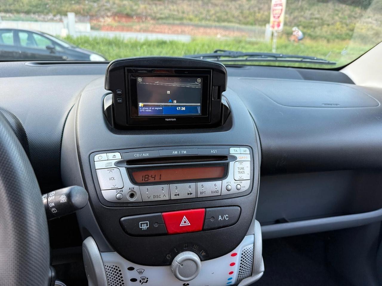 Toyota AYGO 1.0 5 porte Deep Ocean Connect PERFETTA