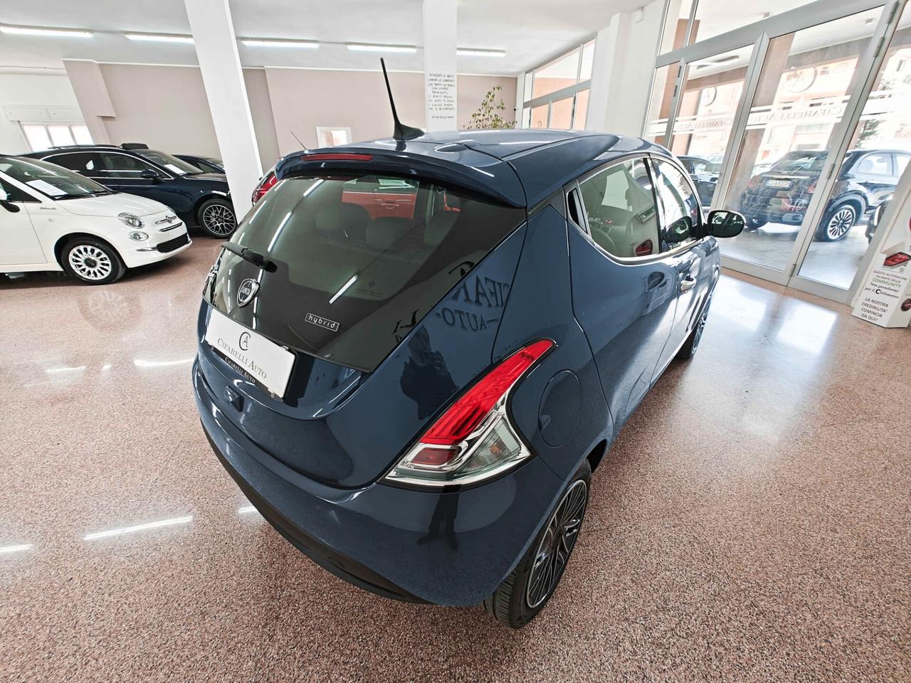Lancia Ypsilon 1.0 FireFly 5 porte S&S Hybrid Gold Plus