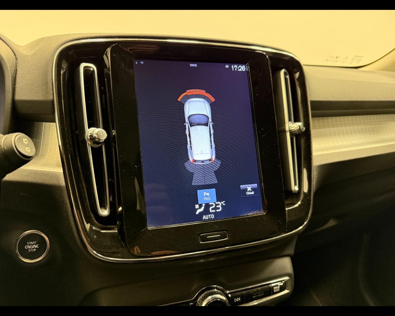 VOLVO XC40 2.0 D3 MOMENTUM