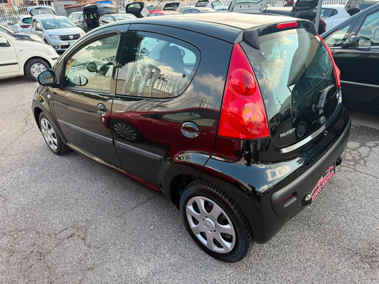 Peugeot 107 1.0 68CV 5p. Desir