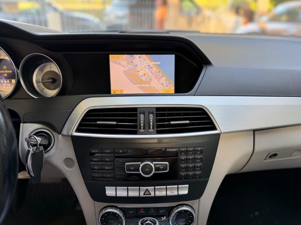 Mercedes-benz C 220 CDI BlueEFFICIENCY Avantgarde