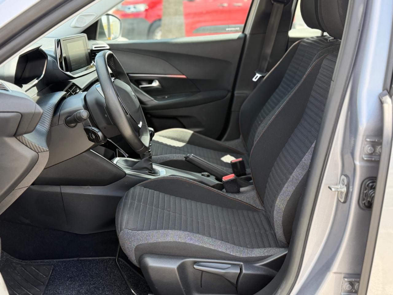 Peugeot 2008 BlueHDi 110 Allure 2022 con soli 24000 mila km