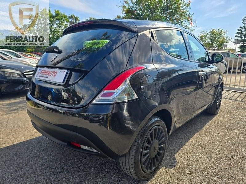 LANCIA Y 1.0HYBRID 71CV GOLD PLUS