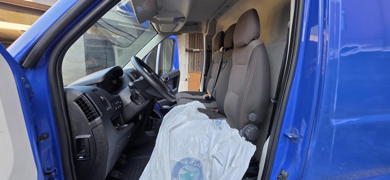 Peugeot Boxer 330 2.2 BlueHDi 140 S&S PC-TN Furgone