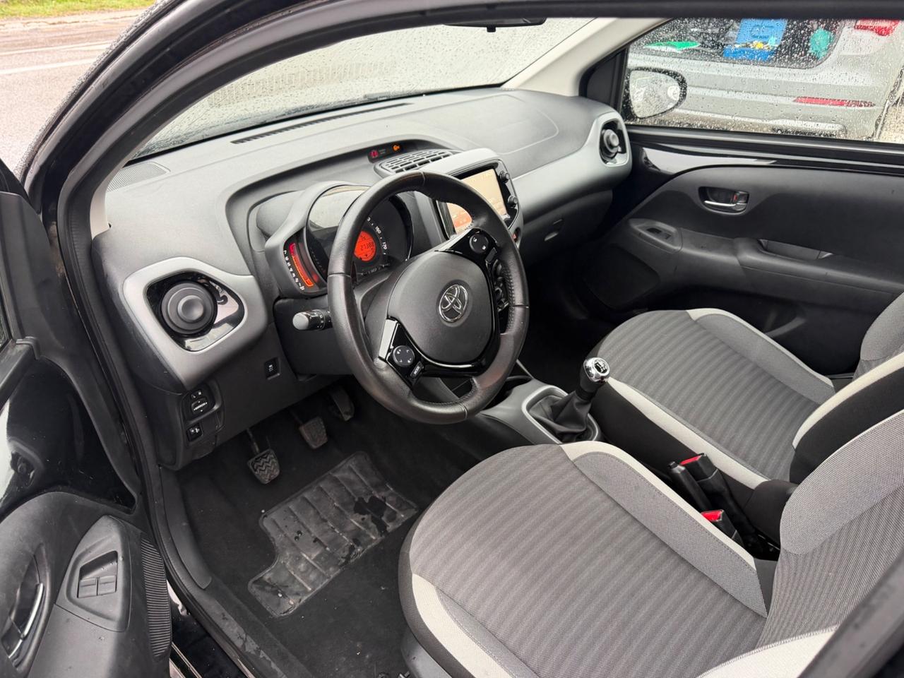 Toyota Aygo Connect 1.0 VVT-i 72 CV 5 porte x-cite solo 27000 km