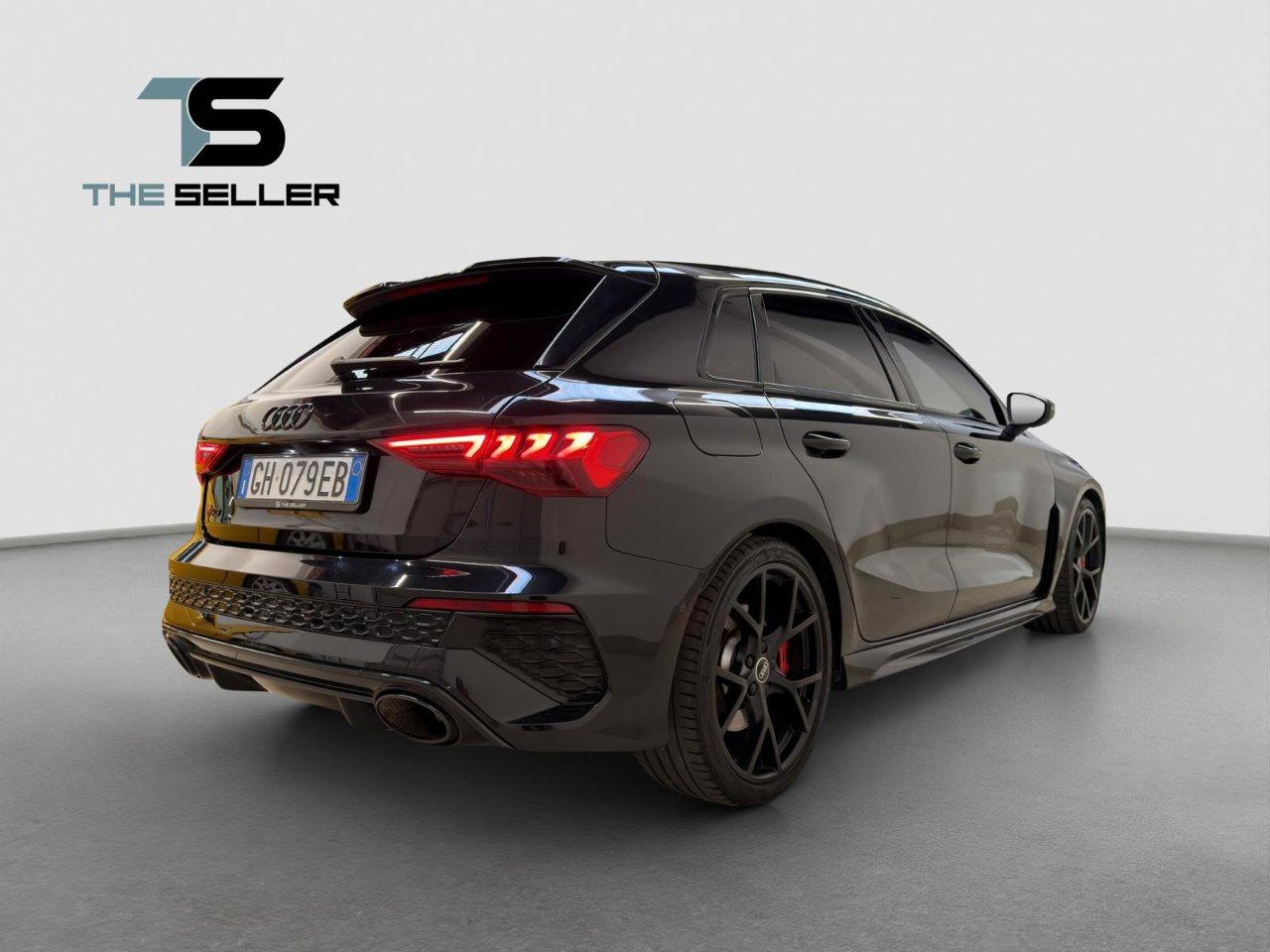 Audi RS3 Sportback 2.5 tfsi quattro s-tronic*CARBO*FORMULA S*