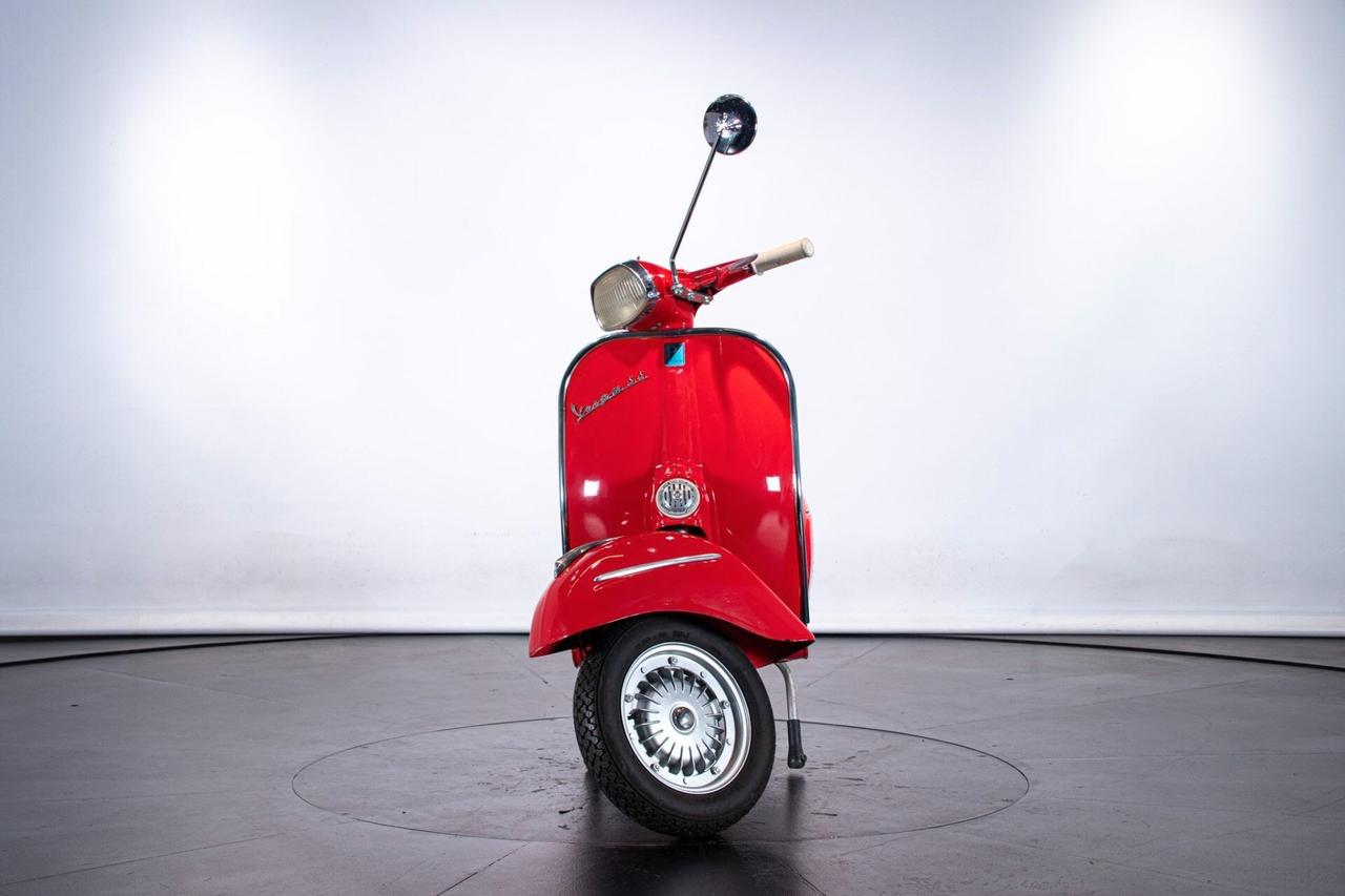 Piaggio Vespa 180 SS