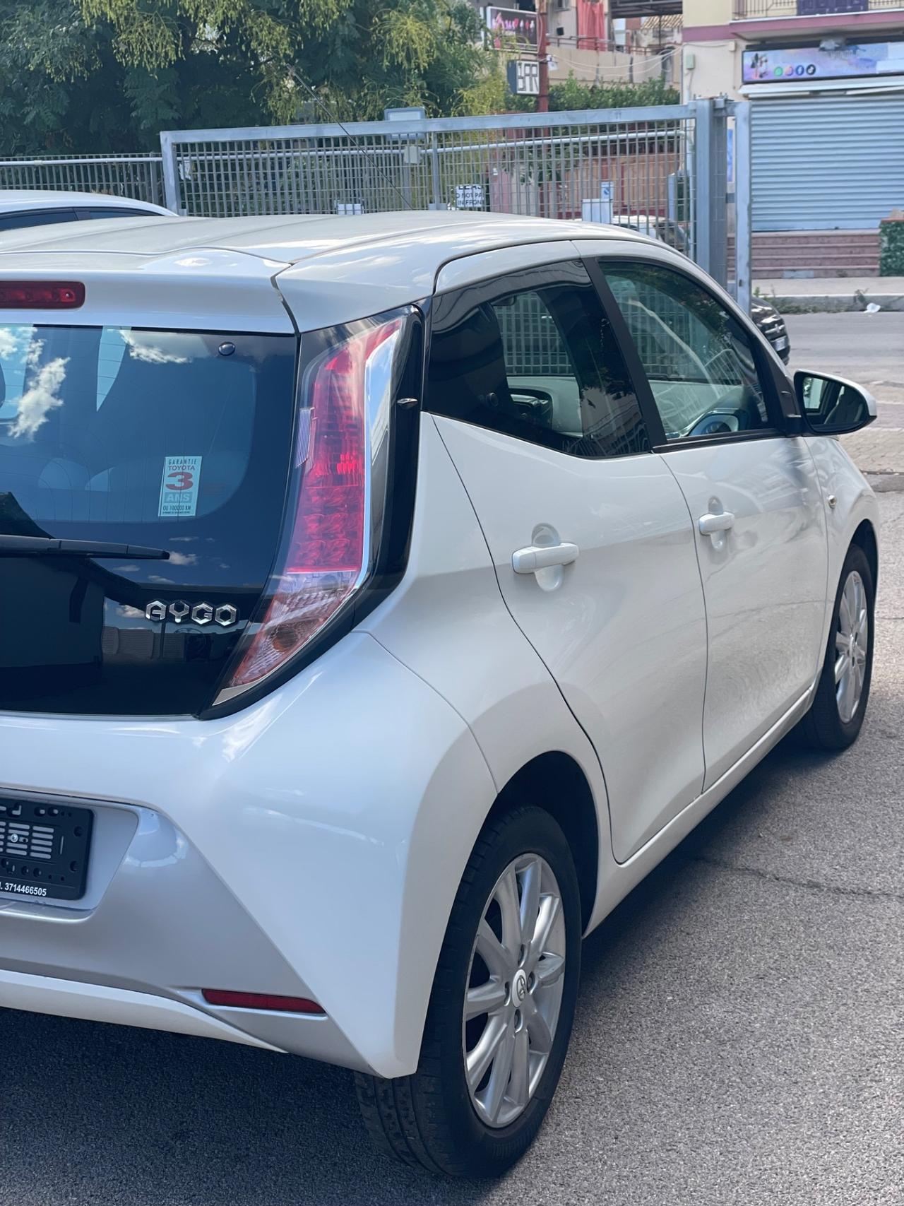 Toyota Aygo 1.0 VVT-i 69 CV 5 porte x-clusiv