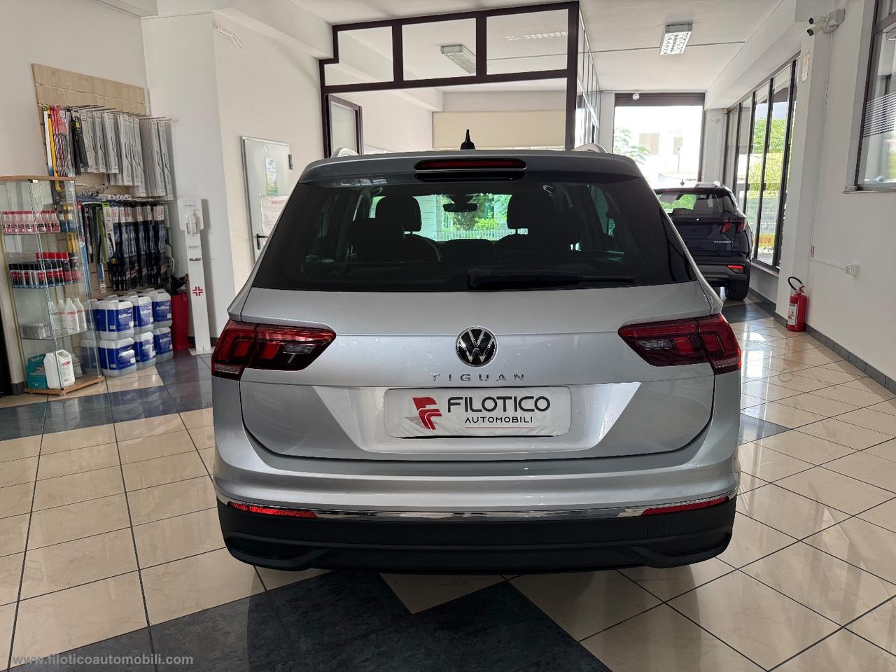 VOLKSWAGEN Tiguan 2.0 TDI 150CV SCR DSG Life FARI FULL LED - CONDIZIONI ECCELLENTI