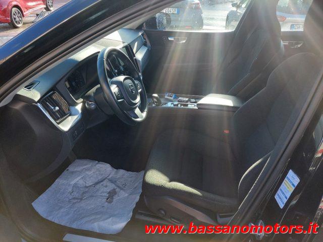 VOLVO XC60 B4 (d) AWD Geartronic Momentum Pro