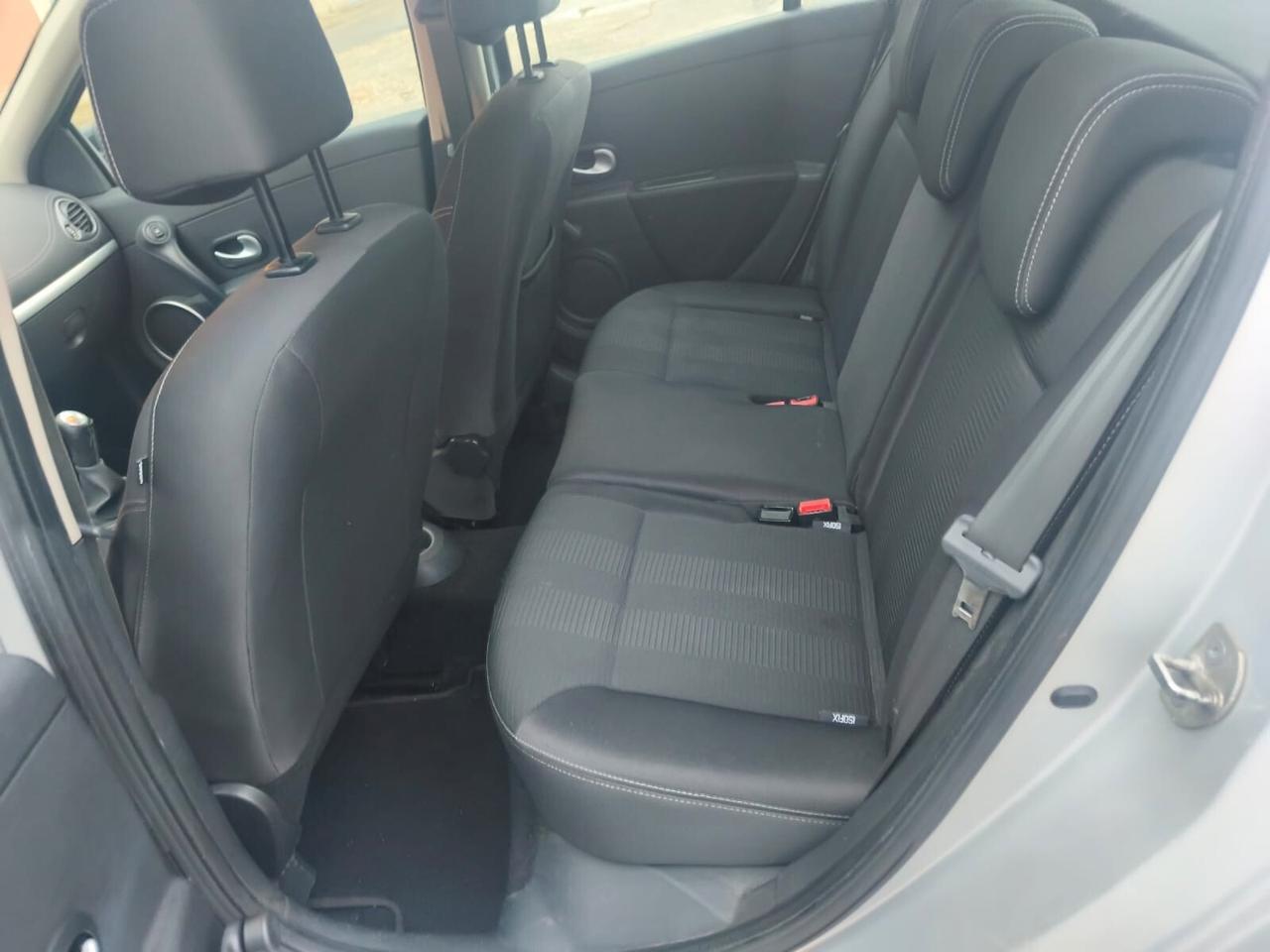 Renault Clio 2011----1.5 Diesel Neopatentati