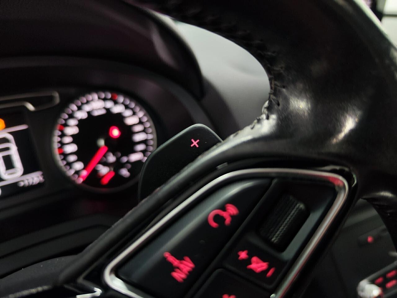 Audi Q3 2.0 TDI 140 CV quattro S tronic Design Tetto